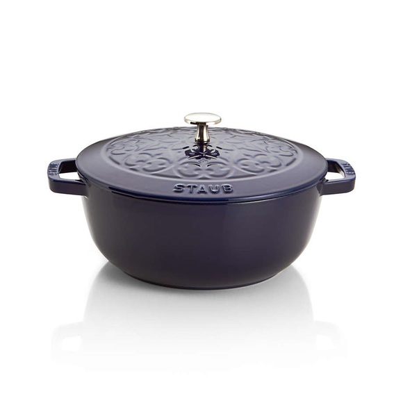 Staub new #24 3.75-Qt Lily Lid Dark Blue - Picture 9 of 13